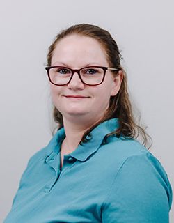 Mitarbeiterin der Physiotherapie